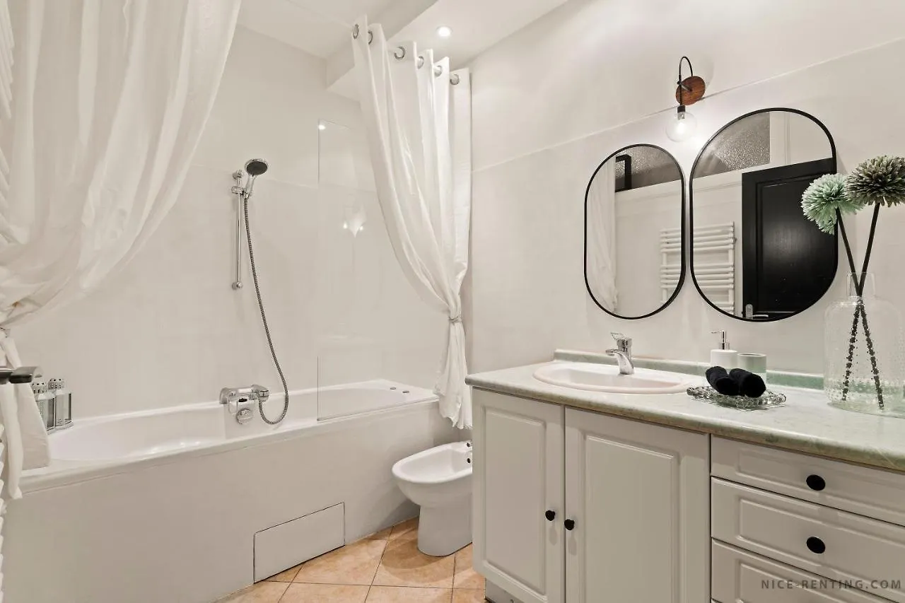 Nice - Renting - Lascaris - Charm & Spacious & Comfort 3P Port Bonaparte 0*,  Frankrike